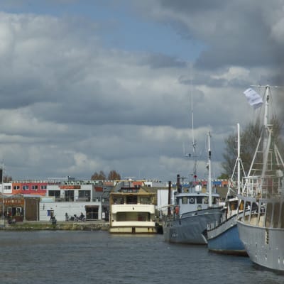 Näkymä Amsterdam Noordin satamaan.