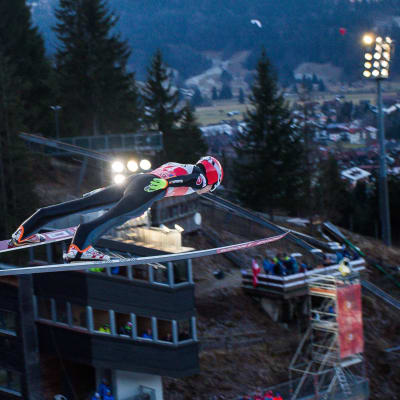 Antti Aalto hoppar backe i Oberstdorf, december 2016.