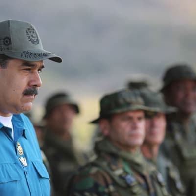 Venezuelas president Nicolás Maduro höll ett tal till soldater på en flottbas i Turiamo, väster om Caracas, på söndagen. 