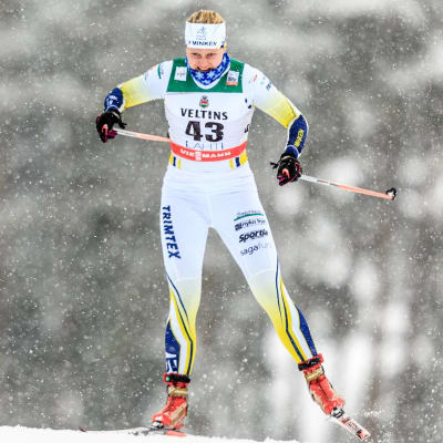 Andrea Julin skidar.