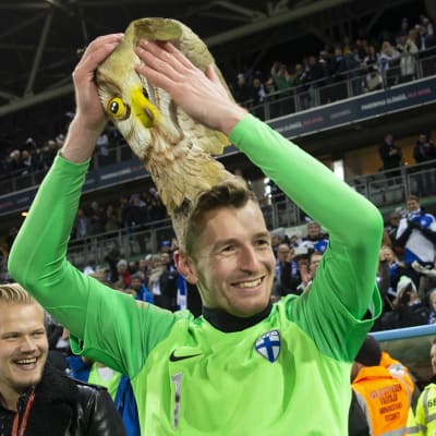 Lukas Hradecky.
