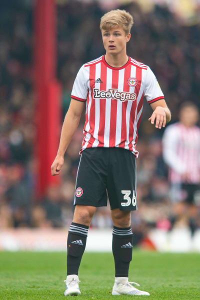 Jaakko Oksanen gjorde debut i Brentford i den sista matchen säsongen 2019–20.