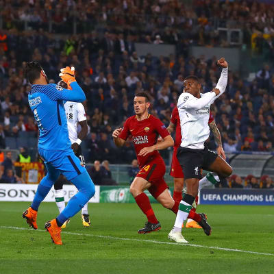 Liverpool och AS Roma är två stora fotbollsklubbar.