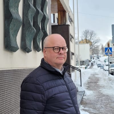 Man bredivd Yrkeshögskolan Novias byggnad i Åbo.