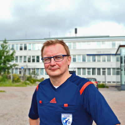 Jan-Erik Eklöf i sin domarskjorta.