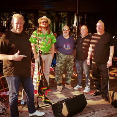 Sten's Stoned -bändi ryhmäkuvassa vuonna 2020.