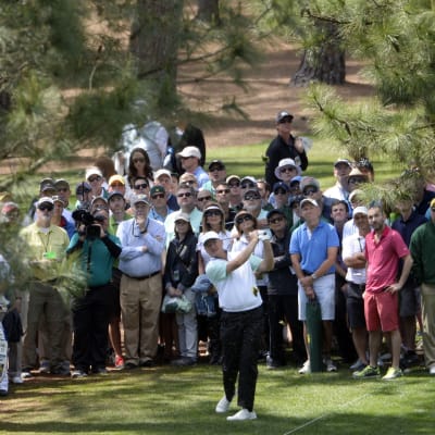 Ernie Els första runda i Masters förstördes redan på det första hålet.
