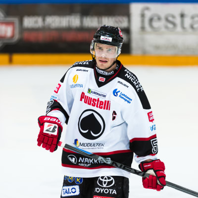 Ville Uusitalo spelade länge i finska ligan i ishockey.