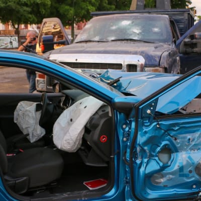 Sönderskjuten bil efter strider i Sinaloa, Mexiko 18.10.2019