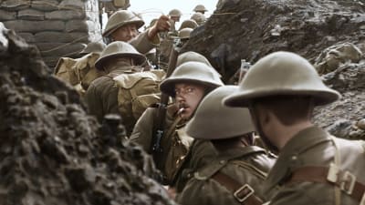 Soldater i skyttegraven under första världskriget. 