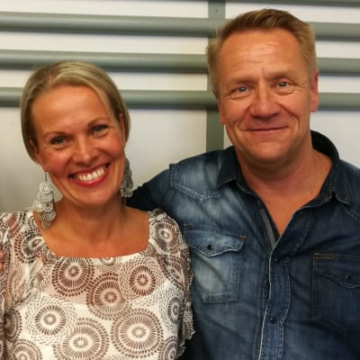 Juha Blomberg, Nina Honkanen ja Olli Lindholm Levylautakunnassa