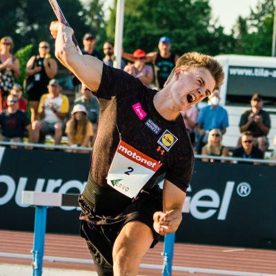 Spjutkastaren Oliver Helander kastar ett kast i Joensuu 15.7.2021
