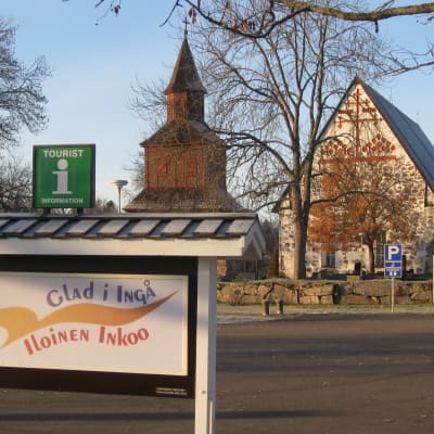 En skylt vid Ingå kyrka.