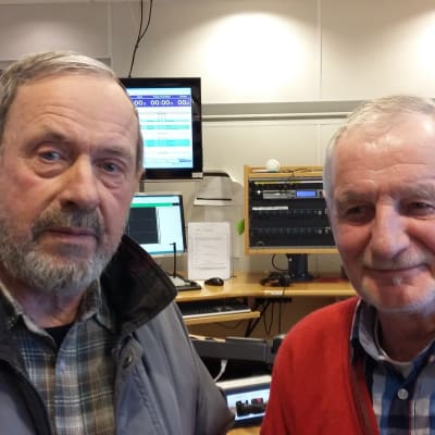 Nils Jansson och Leif Mildh leder ÖSK Bingo i Ekenäs