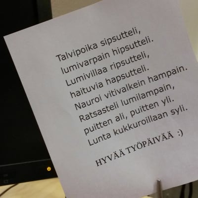Anne Kietäväisen työpöydältään löytämä runo.
