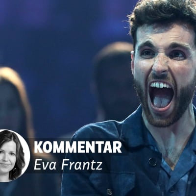 En glad man håller i en statyett. På bilden är ett litet ansikte av en kvinna och texten kommentar Eva Franz.