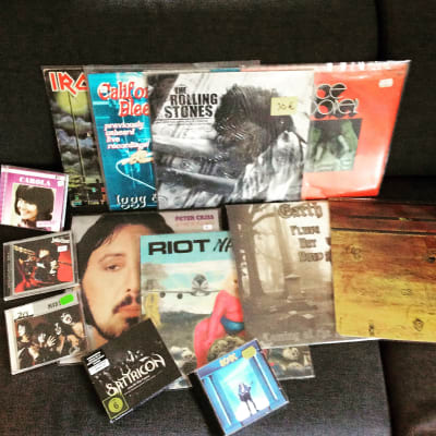 Vinylskivor och cd-skivor från skivmässa i Hyvinge 2015.