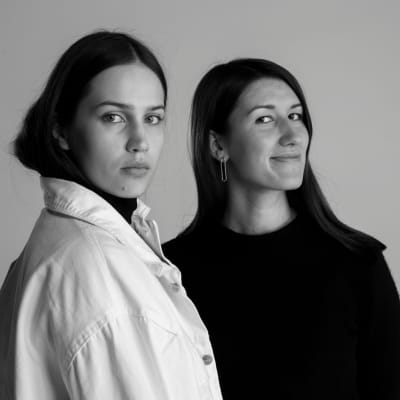Emma Saarnio (vas) ja Helmi Liikanen