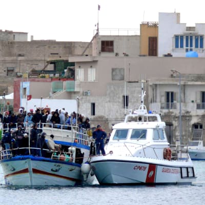 Båtarna är fulla med flyktingar från Tunisien