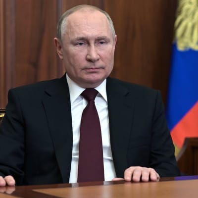 President Vladimir Putin håller tv-tal.