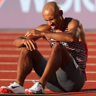 Damian Warner loukkaantui kymmenottelun 800 metrillä. 