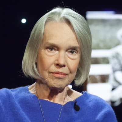Merete Mazzarella i blå tröja.