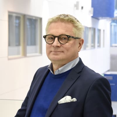 Kuopion yliopistollisen sairaalan johtajaylilääkäri Antti Hedman.