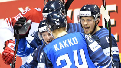 Finland jublar efter mål mot Danmark. VM 2019
