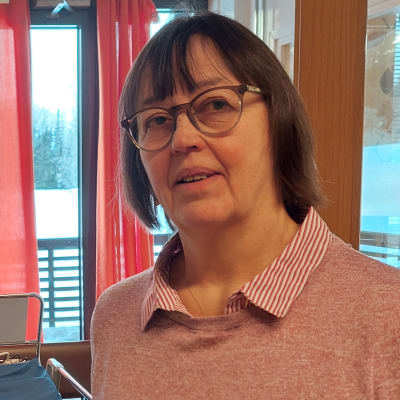 Ann-Britt Backull och Gunilla Jusslin på allmänmedicinska avdelningen i Vörå.