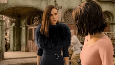 Jennifer Connellys vetenskapskvinna spänner blicken i unga Alita.