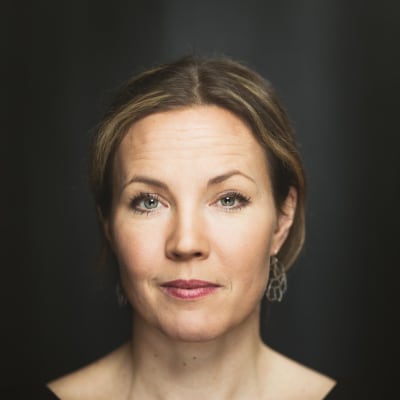 Julia Korkman poserar för kameran.