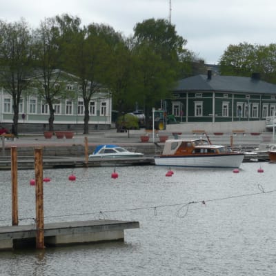 Empirehus vid Borgå å