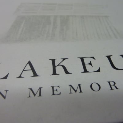 Lakeus in Memoriam on Jouko Ikolan ja Benjam Pöntisen runokuvateos.
