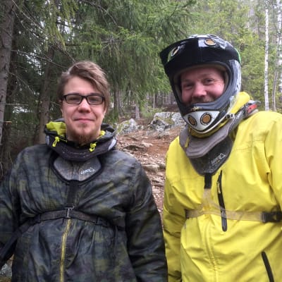 BMX-pyöräilijät  Mikko Järvinen ja Olli Vilppola