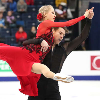Juulia Turkkila och Matthias Versluis tävlar i isdans vid EM i Minsk.