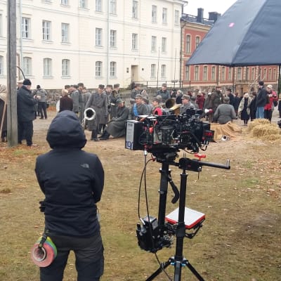 Filminspelning av Okänd soldat på Sveaborg.