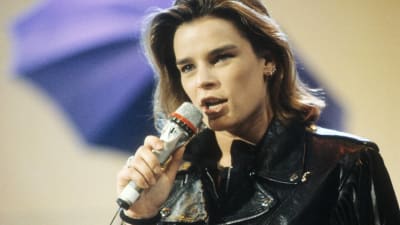 Prinsessan Stephanie gjorde också karriär som sångerska. Här i tysk tv år 1991.