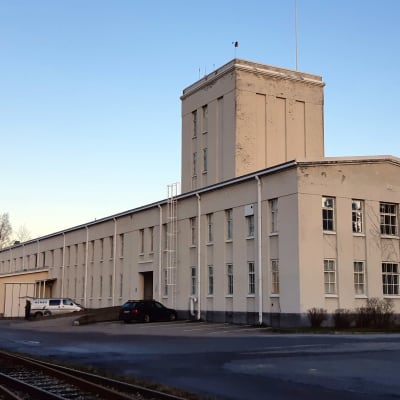 En fabriksbyggnad i Hangö.