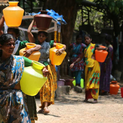 Ev värmebölja har lett till svårigheter i Bangalore, Indien