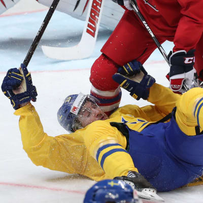Mattias Sjögren och Tre Kronor nere för räkning mot Tjeckien.