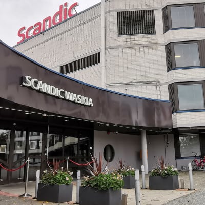 Scandic Waskia håller stängt eftersom personalen är satt i karantän.