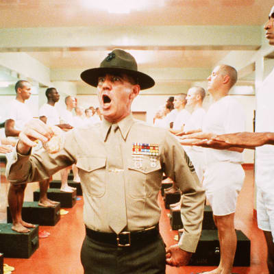 R. Lee Ermey i rollen som sergeant Hartman i krigsfilmen Full Metal Jacket. 