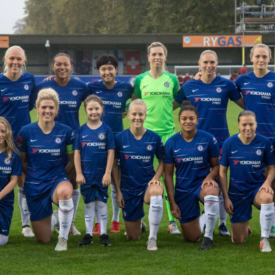 Lagfoto med Adelina Engman i Chelsea FC:s startelva.