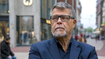 Emile Ratelband anser sig vara en 49-åring fångad i en 69-årings kropp.
