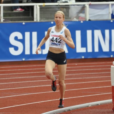 Johanna Peiponen är distanslöpare.