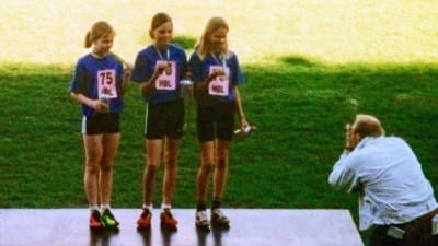 Karin Storbacka mfl på prispallen på Stafettkarnevalen 1997.
