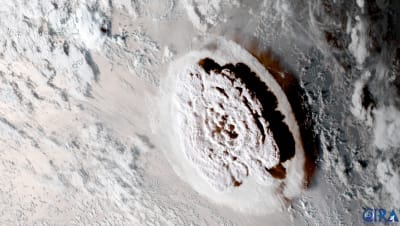 Vulkanutbrottet på Tonga sett från rymden