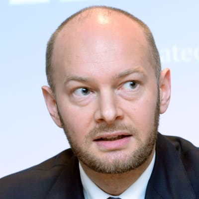 Sampo Terho, Europa-, kultur- och idrottsminister  (Blå). 