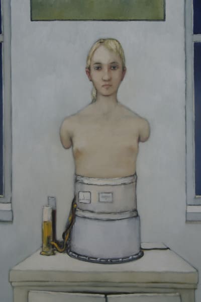 Målning av en kvinnas överkropp, utan armar, på en cylinderformad ställning.
