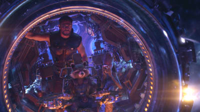 Thor, Rocket och Groot ombord på ett rymdskepp.